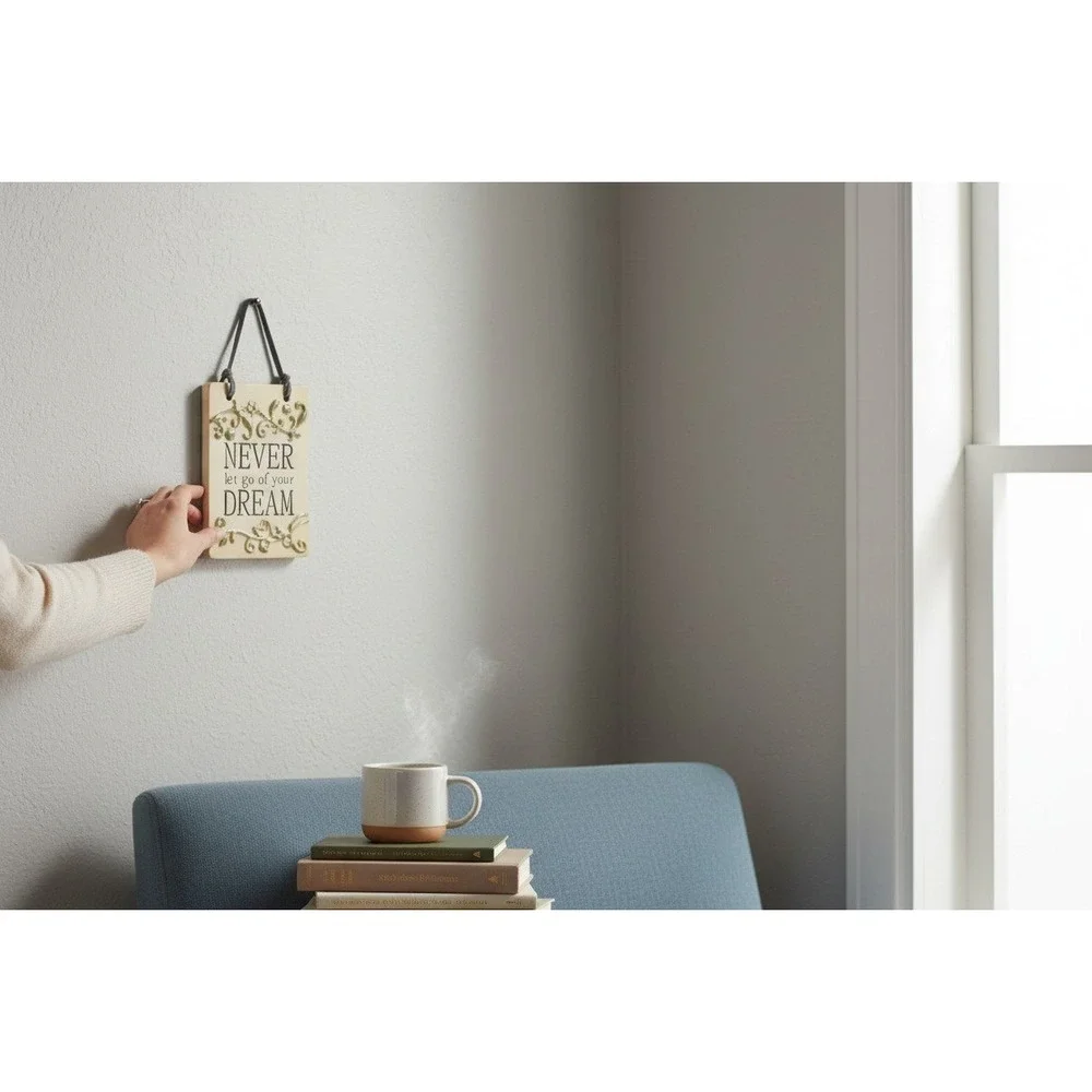 Wall Plaque Unisex OS Cream NWOT Never Let Go‎ Of Your Dream